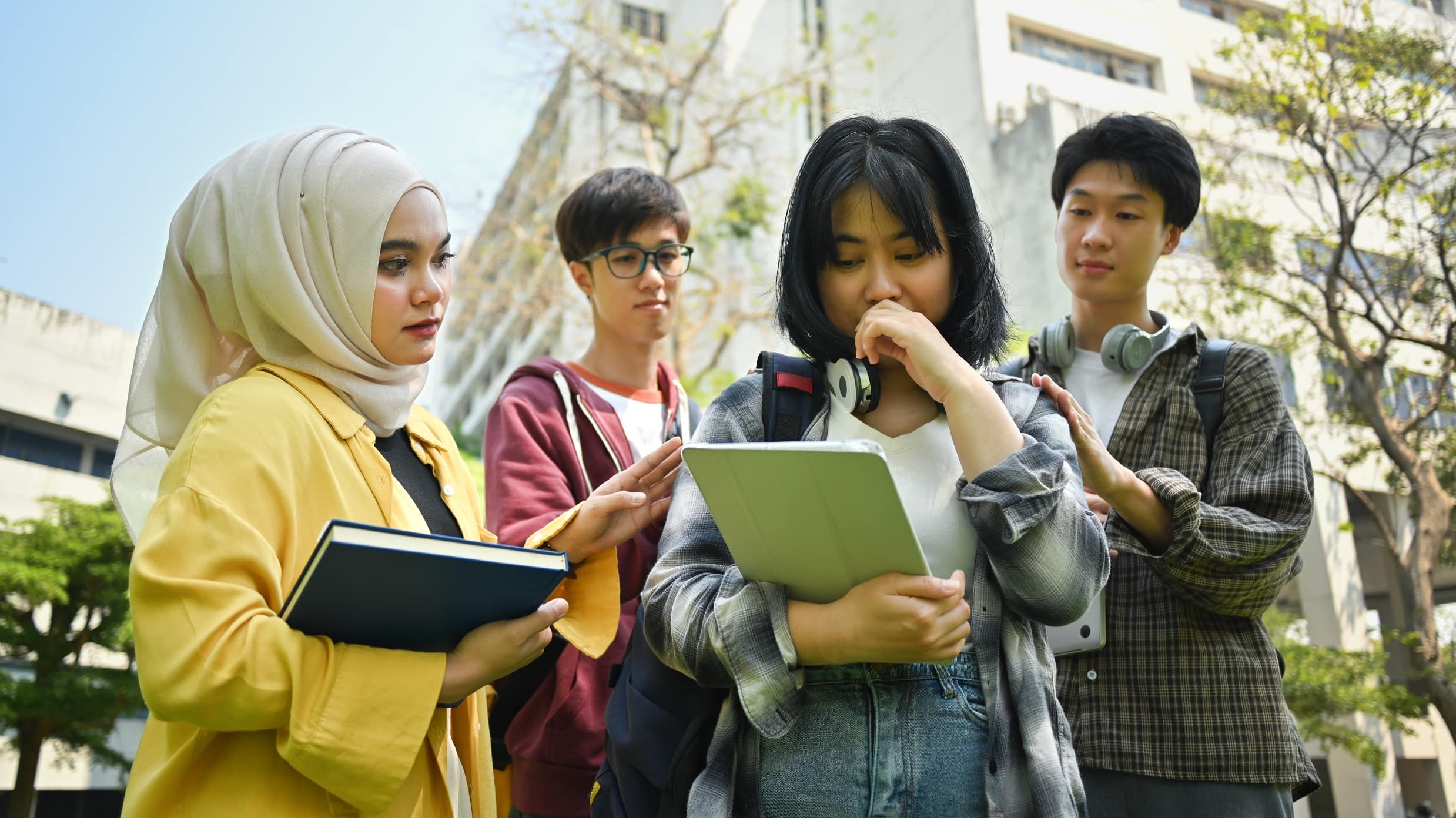 Stress among college students can negatively. Студенты Индонезии. Абу Даби экскурсии.